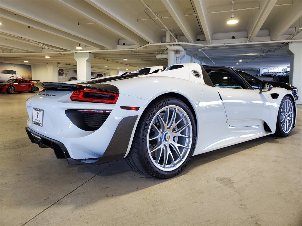 Pre-Owned 2015 Porsche 918 Spyder Base w/Weissach Package 2D ...